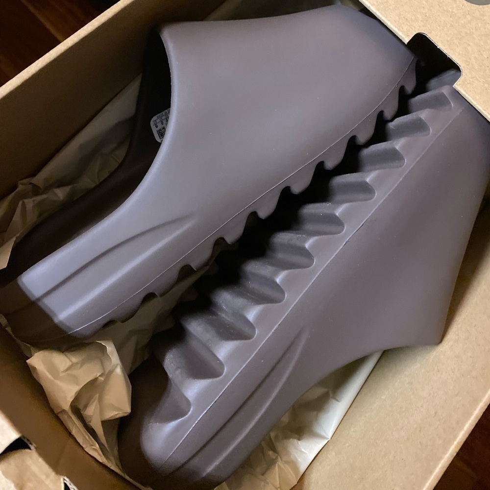 Yeezy Slide SOOT 2021